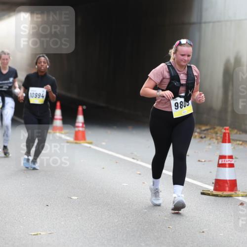 05.10.2025 - 20. swb-Marathon Bremen Michael Strokosch http://msf.ph/oto/9208984 05.10.2025 11:10:23 Laufen 104, 72, 10994, 9805 meine-sportfotos.de