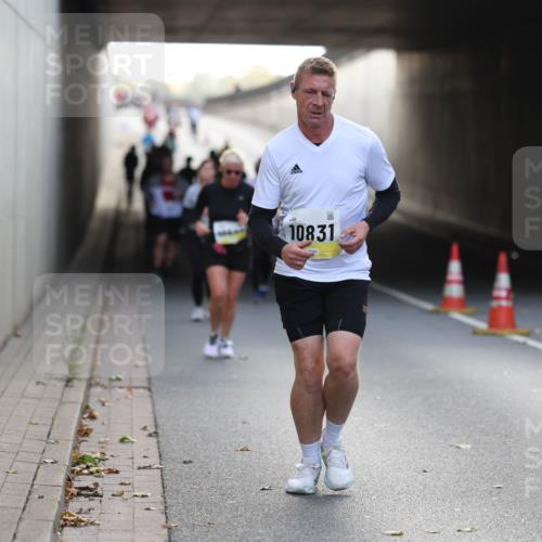 05.10.2025 - 20. swb-Marathon Bremen Michael Strokosch http://msf.ph/oto/9208985 05.10.2025 11:07:31 Laufen 10831 meine-sportfotos.de