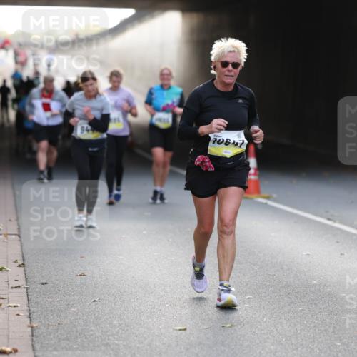 05.10.2025 - 20. swb-Marathon Bremen Michael Strokosch http://msf.ph/oto/9208997 05.10.2025 11:07:35 Laufen 944, 70647 meine-sportfotos.de
