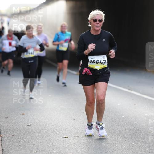 05.10.2025 - 20. swb-Marathon Bremen Michael Strokosch http://msf.ph/oto/9209003 05.10.2025 11:07:36 Laufen 70647 meine-sportfotos.de