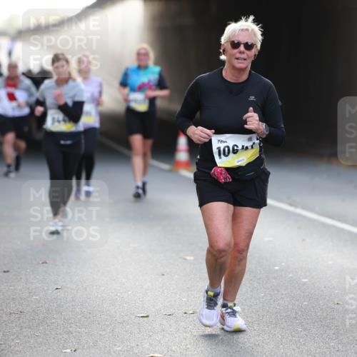 05.10.2025 - 20. swb-Marathon Bremen Michael Strokosch http://msf.ph/oto/9209005 05.10.2025 11:07:36 Laufen 344, 106 meine-sportfotos.de