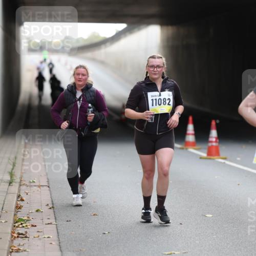 05.10.2025 - 20. swb-Marathon Bremen Michael Strokosch http://msf.ph/oto/9209008 05.10.2025 11:10:28 Laufen 11082, 2074, 10472 meine-sportfotos.de