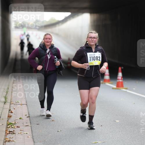 05.10.2025 - 20. swb-Marathon Bremen Michael Strokosch http://msf.ph/oto/9209010 05.10.2025 11:10:28 Laufen 11082, 1047 meine-sportfotos.de