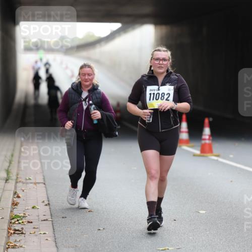 05.10.2025 - 20. swb-Marathon Bremen Michael Strokosch http://msf.ph/oto/9209011 05.10.2025 11:10:28 Laufen 11082, 1047 meine-sportfotos.de