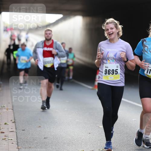 05.10.2025 - 20. swb-Marathon Bremen Michael Strokosch http://msf.ph/oto/9209029 05.10.2025 11:07:41 Laufen 10602, 9695, 1155, 9 meine-sportfotos.de