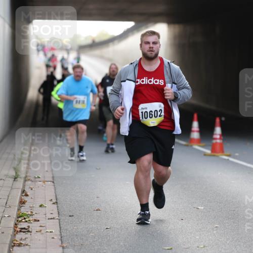 05.10.2025 - 20. swb-Marathon Bremen Michael Strokosch http://msf.ph/oto/9209047 05.10.2025 11:07:44 Laufen 10602 meine-sportfotos.de