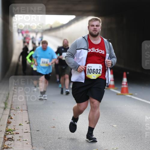 05.10.2025 - 20. swb-Marathon Bremen Michael Strokosch http://msf.ph/oto/9209051 05.10.2025 11:07:44 Laufen 10602 meine-sportfotos.de