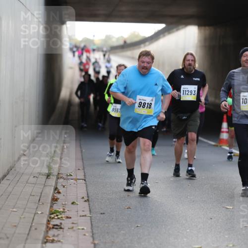 05.10.2025 - 20. swb-Marathon Bremen Michael Strokosch http://msf.ph/oto/9209059 05.10.2025 11:07:47 Laufen 9567, 9818, 11293, 10832 meine-sportfotos.de
