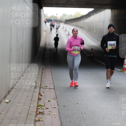 05.10.2025 - 20. swb-Marathon Bremen Michael Strokosch http://msf.ph/oto/9209079 05.10.2025 11:11:07 Laufen 076, 11690 meine-sportfotos.de