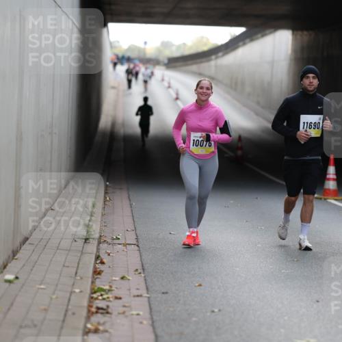 05.10.2025 - 20. swb-Marathon Bremen Michael Strokosch http://msf.ph/oto/9209081 05.10.2025 11:11:07 Laufen 10076, 11690 meine-sportfotos.de