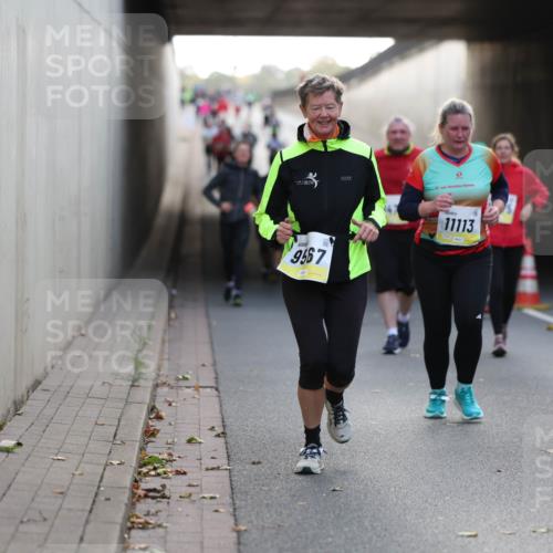 05.10.2025 - 20. swb-Marathon Bremen Michael Strokosch http://msf.ph/oto/9209082 05.10.2025 11:07:51 Laufen 9567, 11113 meine-sportfotos.de