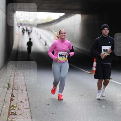 05.10.2025 - 20. swb-Marathon Bremen Michael Strokosch http://msf.ph/oto/9209091 05.10.2025 11:11:09 Laufen 10076, 116 meine-sportfotos.de