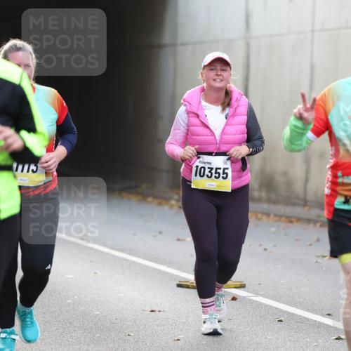 05.10.2025 - 20. swb-Marathon Bremen Michael Strokosch http://msf.ph/oto/9209092 05.10.2025 11:07:53 Laufen 76, 9567, 7773, 10355, 11112 meine-sportfotos.de