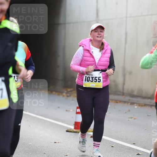05.10.2025 - 20. swb-Marathon Bremen Michael Strokosch http://msf.ph/oto/9209094 05.10.2025 11:07:53 Laufen 9567, 13, 60, 21, 10355, 11112 meine-sportfotos.de