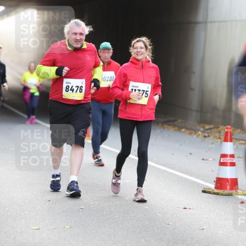 05.10.2025 - 20. swb-Marathon Bremen Michael Strokosch http://msf.ph/oto/9209096 05.10.2025 11:07:55 Laufen 8476, 10201, 275, 11 meine-sportfotos.de