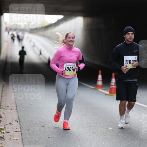 05.10.2025 - 20. swb-Marathon Bremen Michael Strokosch http://msf.ph/oto/9209098 05.10.2025 11:11:09 Laufen 10076, 11699 meine-sportfotos.de