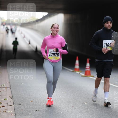 05.10.2025 - 20. swb-Marathon Bremen Michael Strokosch http://msf.ph/oto/9209100 05.10.2025 11:11:10 Laufen 10076, 1169 meine-sportfotos.de
