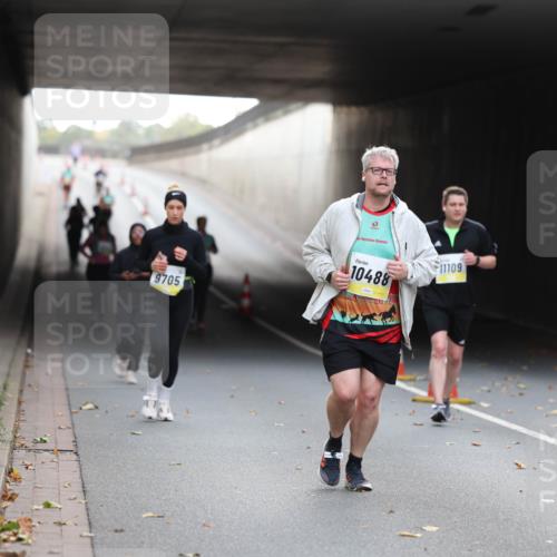 05.10.2025 - 20. swb-Marathon Bremen Michael Strokosch http://msf.ph/oto/9209134 05.10.2025 11:11:48 Laufen 9705, 10488, 11109 meine-sportfotos.de