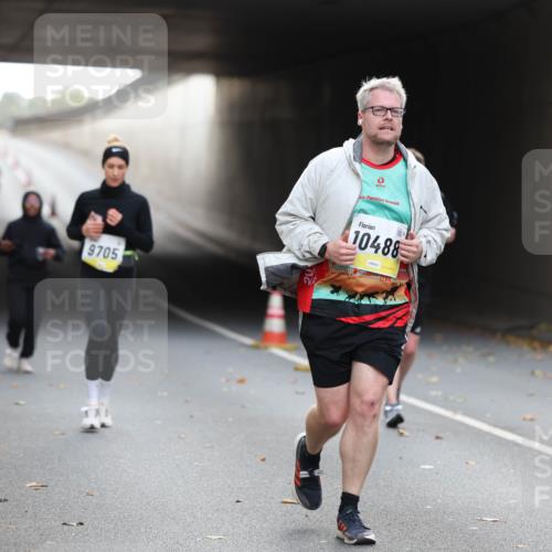 05.10.2025 - 20. swb-Marathon Bremen Michael Strokosch http://msf.ph/oto/9209141 05.10.2025 11:11:49 Laufen 9705, 10488 meine-sportfotos.de