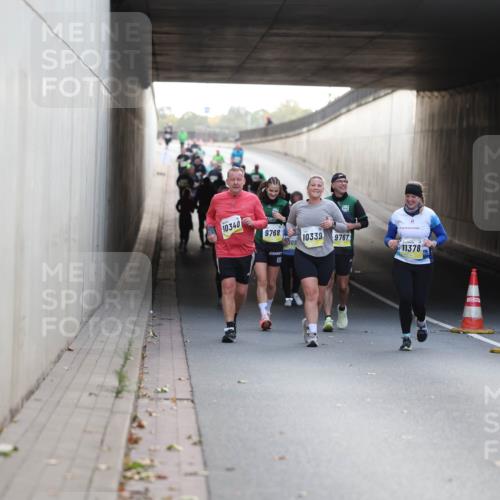 05.10.2025 - 20. swb-Marathon Bremen Michael Strokosch http://msf.ph/oto/9209144 05.10.2025 11:08:18 Laufen 10340, 9768, 09, 10339, 9767, 11378 meine-sportfotos.de