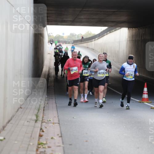 05.10.2025 - 20. swb-Marathon Bremen Michael Strokosch http://msf.ph/oto/9209146 05.10.2025 11:08:18 Laufen 10340, 9768, 10339, 767, 09, 378 meine-sportfotos.de