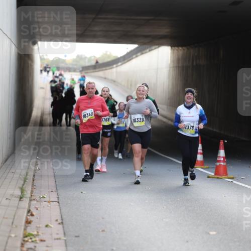 05.10.2025 - 20. swb-Marathon Bremen Michael Strokosch http://msf.ph/oto/9209154 05.10.2025 11:08:20 Laufen 10340, 9768, 10339, 1378 meine-sportfotos.de