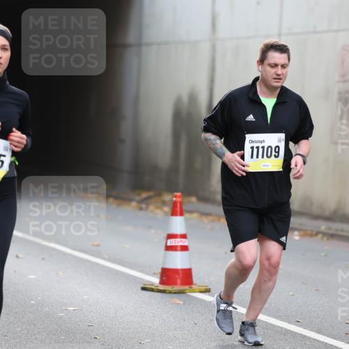 05.10.2025 - 20. swb-Marathon Bremen Michael Strokosch http://msf.ph/oto/9209158 05.10.2025 11:11:53 Laufen 9705, 11109 meine-sportfotos.de