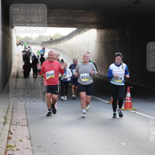 05.10.2025 - 20. swb-Marathon Bremen Michael Strokosch http://msf.ph/oto/9209159 05.10.2025 11:08:21 Laufen 10340, 109, 10339, 11378 meine-sportfotos.de