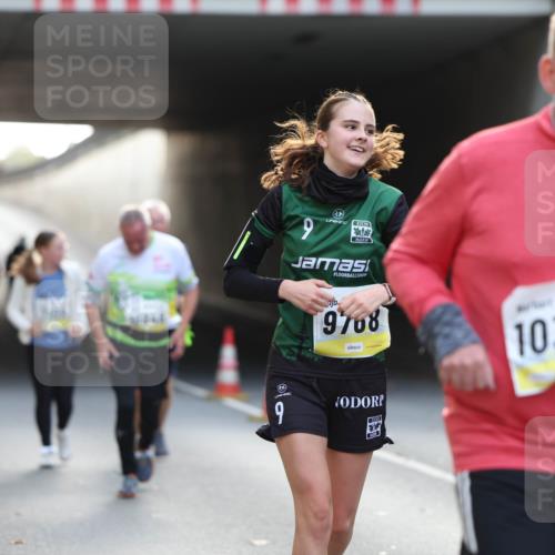 05.10.2025 - 20. swb-Marathon Bremen Michael Strokosch http://msf.ph/oto/9209180 05.10.2025 11:08:28 Laufen 9, 9768, 10340, 9 meine-sportfotos.de