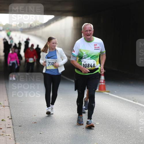 05.10.2025 - 20. swb-Marathon Bremen Michael Strokosch http://msf.ph/oto/9209193 05.10.2025 11:08:30 Laufen 710, 10846, 42, 195 meine-sportfotos.de