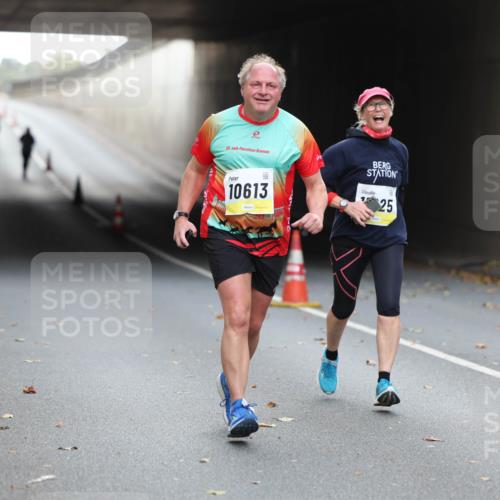 05.10.2025 - 20. swb-Marathon Bremen Michael Strokosch http://msf.ph/oto/9209222 05.10.2025 11:12:26 Laufen 20, 10613, 25 meine-sportfotos.de