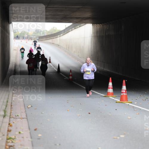 05.10.2025 - 20. swb-Marathon Bremen Michael Strokosch http://msf.ph/oto/9209231 05.10.2025 11:12:50 Laufen 688 meine-sportfotos.de