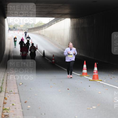 05.10.2025 - 20. swb-Marathon Bremen Michael Strokosch http://msf.ph/oto/9209235 05.10.2025 11:12:51 Laufen 9688 meine-sportfotos.de