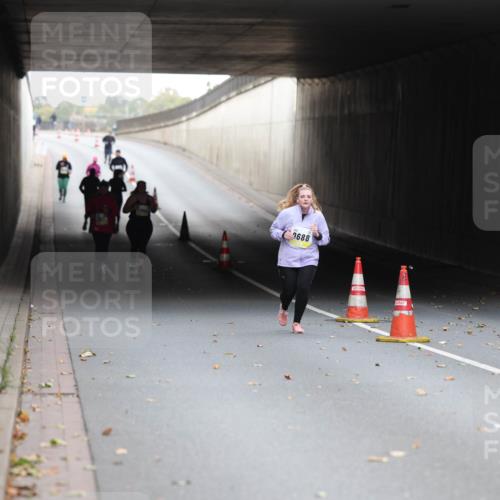 05.10.2025 - 20. swb-Marathon Bremen Michael Strokosch http://msf.ph/oto/9209236 05.10.2025 11:12:52 Laufen 3688 meine-sportfotos.de