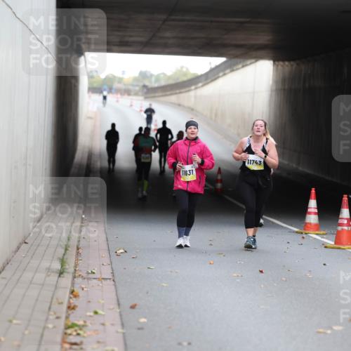 05.10.2025 - 20. swb-Marathon Bremen Michael Strokosch http://msf.ph/oto/9209242 05.10.2025 11:13:03 Laufen 11631, 11743 meine-sportfotos.de