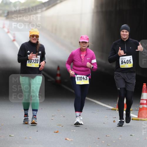05.10.2025 - 20. swb-Marathon Bremen Michael Strokosch http://msf.ph/oto/9209272 05.10.2025 11:13:22 Laufen 10720, 11643, 1, 9405 meine-sportfotos.de