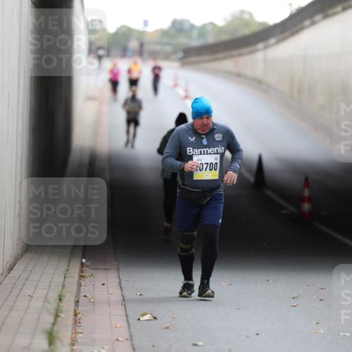 05.10.2025 - 20. swb-Marathon Bremen Michael Strokosch http://msf.ph/oto/9209296 05.10.2025 11:14:15 Laufen 0700 meine-sportfotos.de