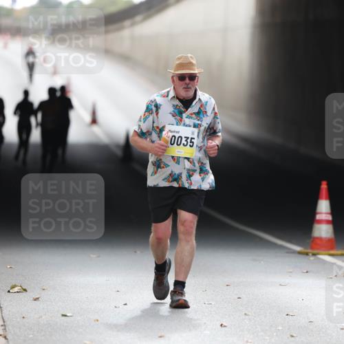 05.10.2025 - 20. swb-Marathon Bremen Michael Strokosch http://msf.ph/oto/9209316 05.10.2025 11:14:46 Laufen 0035 meine-sportfotos.de