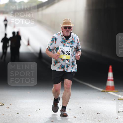 05.10.2025 - 20. swb-Marathon Bremen Michael Strokosch http://msf.ph/oto/9209319 05.10.2025 11:14:46 Laufen 0035 meine-sportfotos.de