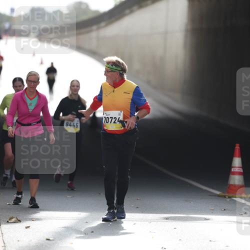 05.10.2025 - 20. swb-Marathon Bremen Michael Strokosch http://msf.ph/oto/9209321 05.10.2025 11:15:01 Laufen 9445, 10724 meine-sportfotos.de