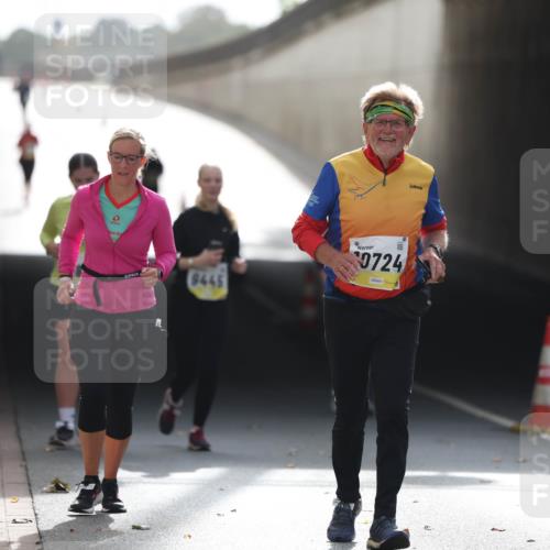05.10.2025 - 20. swb-Marathon Bremen Michael Strokosch http://msf.ph/oto/9209323 05.10.2025 11:15:03 Laufen 9445, 9724 meine-sportfotos.de