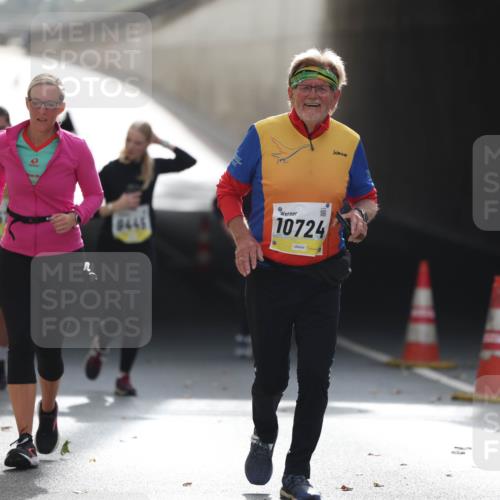 05.10.2025 - 20. swb-Marathon Bremen Michael Strokosch http://msf.ph/oto/9209324 05.10.2025 11:15:04 Laufen 9445, 10724 meine-sportfotos.de