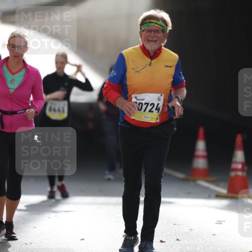 05.10.2025 - 20. swb-Marathon Bremen Michael Strokosch http://msf.ph/oto/9209325 05.10.2025 11:15:05 Laufen 8445, 9724, 0 meine-sportfotos.de