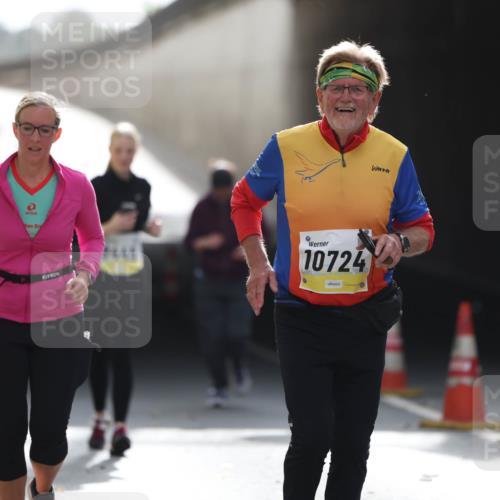 05.10.2025 - 20. swb-Marathon Bremen Michael Strokosch http://msf.ph/oto/9209326 05.10.2025 11:15:06 Laufen 445, 10724 meine-sportfotos.de
