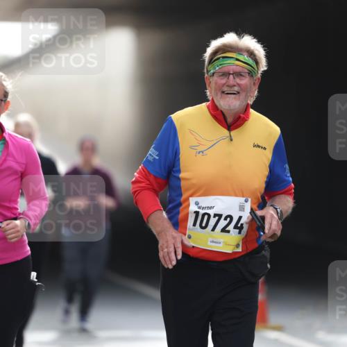 05.10.2025 - 20. swb-Marathon Bremen Michael Strokosch http://msf.ph/oto/9209328 05.10.2025 11:15:07 Laufen 10724 meine-sportfotos.de