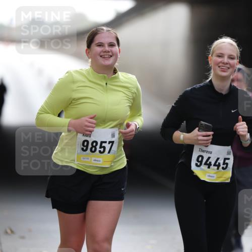 05.10.2025 - 20. swb-Marathon Bremen Michael Strokosch http://msf.ph/oto/9209333 05.10.2025 11:15:11 Laufen 9857, 9445, 02133 meine-sportfotos.de