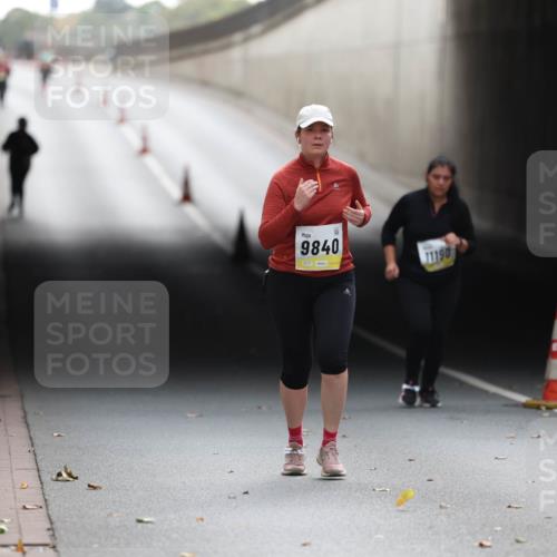 05.10.2025 - 20. swb-Marathon Bremen Michael Strokosch http://msf.ph/oto/9209339 05.10.2025 11:15:27 Laufen 9840, 11190 meine-sportfotos.de