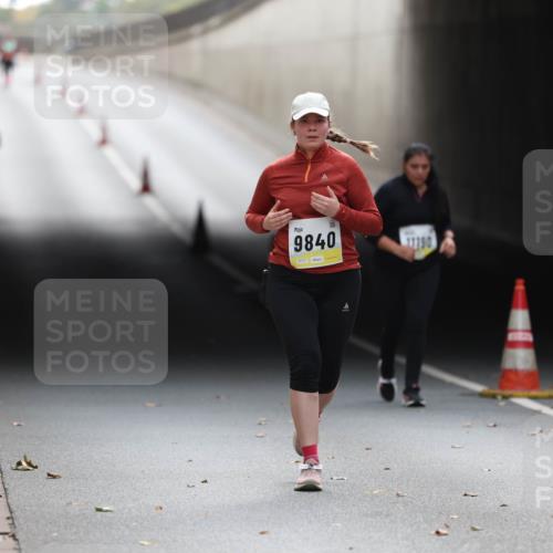 05.10.2025 - 20. swb-Marathon Bremen Michael Strokosch http://msf.ph/oto/9209341 05.10.2025 11:15:28 Laufen 9840, 02127, 11190 meine-sportfotos.de