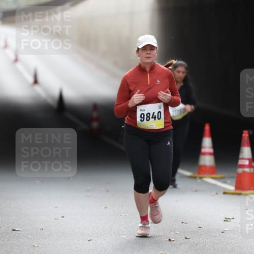 05.10.2025 - 20. swb-Marathon Bremen Michael Strokosch http://msf.ph/oto/9209345 05.10.2025 11:15:29 Laufen 9840 meine-sportfotos.de