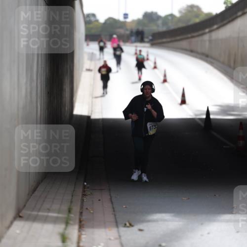 05.10.2025 - 20. swb-Marathon Bremen Michael Strokosch http://msf.ph/oto/9209356 05.10.2025 11:15:45 Laufen 973 meine-sportfotos.de